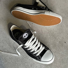 Load image into Gallery viewer, ZERO CHUCKS &amp; BEANIE
